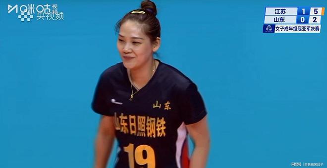 施海荣双杀制敌吴梦洁砍28分江苏女排3-0夺冠(图10)