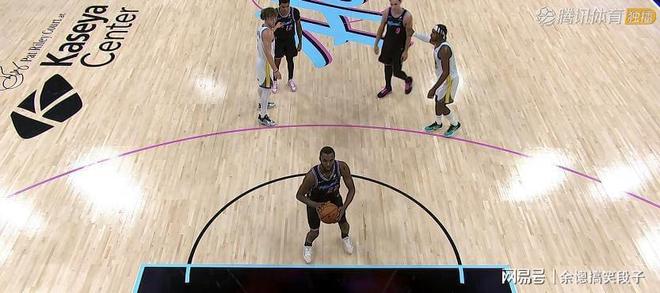 九游娱乐NineGame：14分惨败！波杰20+8+2赛后库里走入场内格林紧随其后(图3)