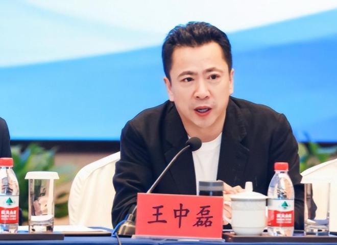 虱子多不怕咬！欠债数亿妻子带货还债内娱大佬活成笑话(图16)