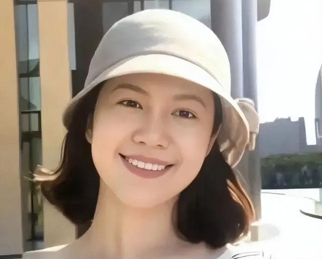 杨振宁走后1个月翁帆搬离别墅带走34箱东西那是她的全部财产(图13)