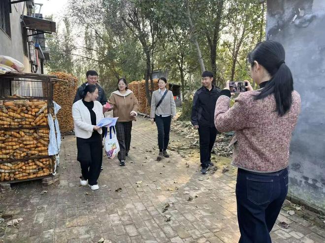 九游娱乐NineGame：什么是年轻？——致逐光而行的基层工作者(图3)