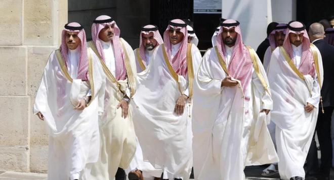 沙特钱袋子告急？石油失灵投资翻车石油大亨沦落到借100亿？(图5)