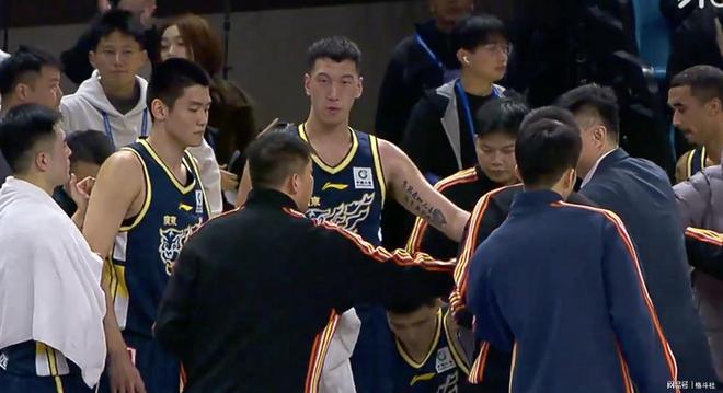 爆冷！广东狂输山西14分进攻拉胯失误多奎因首秀拉胯(图2)
