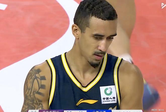 爆冷！广东狂输山西14分进攻拉胯失误多奎因首秀拉胯(图3)