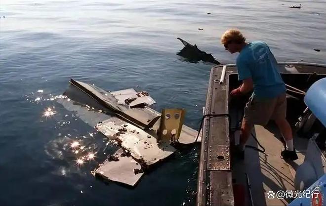 九游娱乐NineGame：怪不得美航母要全部逃离南海！3架坠海飞机捞不回不能让中国看笑话(图11)