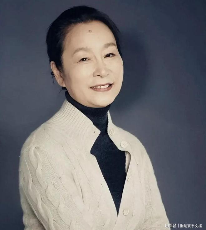 奚美娟终于不躲了针对儿子不是周野芒的这件事她公开表态了(图2)