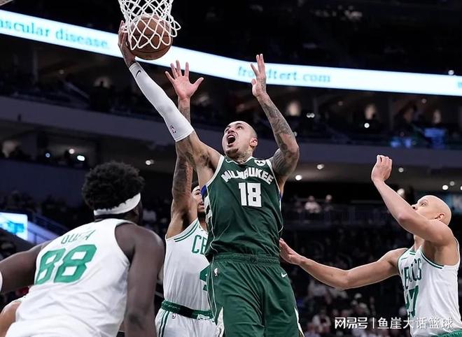 雄鹿大爆冷！布朗30+3怀特拉胯湖人弃将爆发立功波特18+10+13