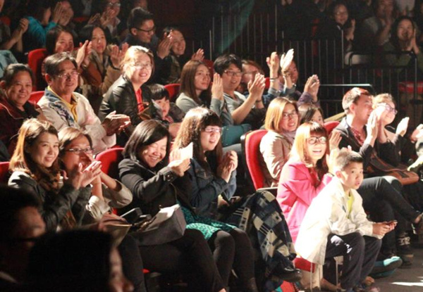 老外在中国怎么说脱口秀？“在幽默面前国籍只是一张纸”