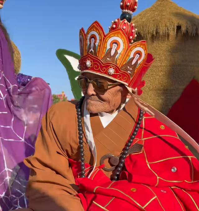 痛心！山东知名网红“谢尔比”去世享年86岁上个月刚过完生日(图5)