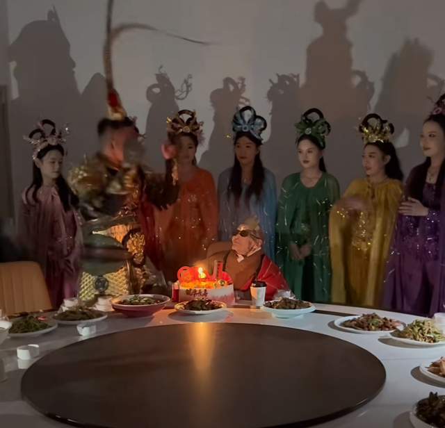 痛心！山东知名网红“谢尔比”去世享年86岁上个月刚过完生日(图6)