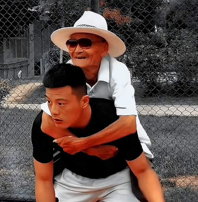 痛心！山东知名网红“谢尔比”去世享年86岁上个月刚过完生日(图7)