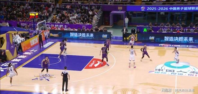 九游娱乐NineGame：鲍威尔低迷里勒无解克里斯内线苦苦支撑山东男篮负于北京北控(图4)