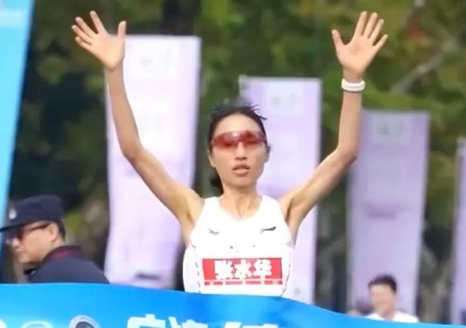 奖金107万！张水华获全马冠军：曾炮轰领导不给调休近3站2冠1亚