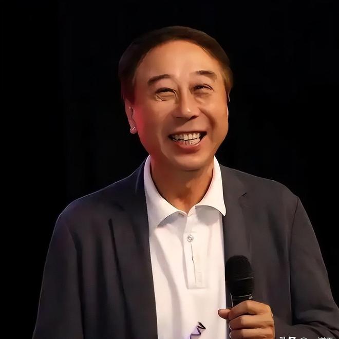 没对比就没伤害！68岁冯巩朴素现状曝光让哭穷的闫学晶无地自容(图14)