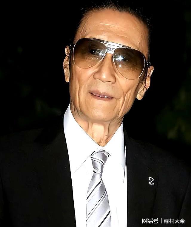 善恶终有报89岁瘫坐在轮椅上的谢贤如今成了一个“笑话”(图2)