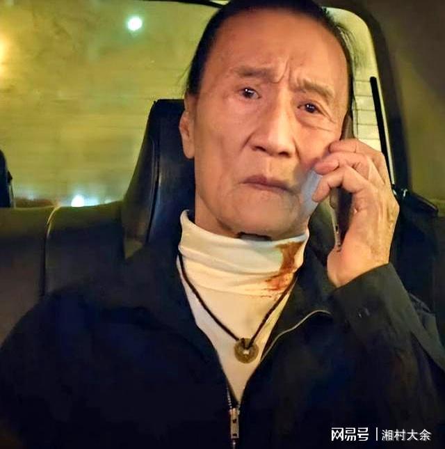 善恶终有报89岁瘫坐在轮椅上的谢贤如今成了一个“笑话”(图5)