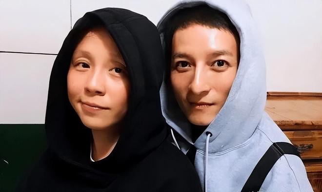 钱再多有啥用？从主持人到“精神病”48岁李维嘉现状令人唏嘘(图3)