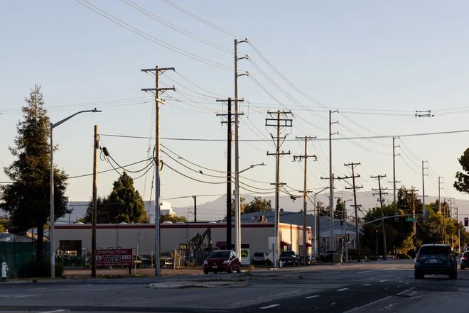 九游娱乐：硅谷GPU蒙尘马斯克一言成谶：美国AI被电卡脖子(图4)