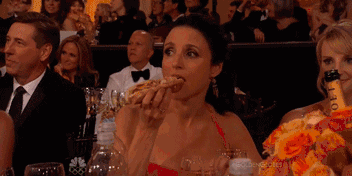 金球奖又吃又喝又接吻这到底是狂欢派对还是颁奖典礼？第74届金球奖又开炸啦！(图7)