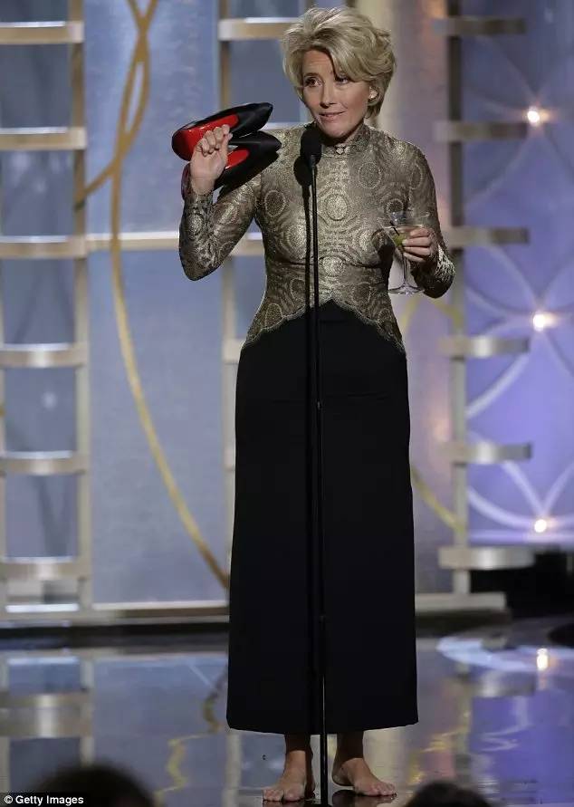 金球奖又吃又喝又接吻这到底是狂欢派对还是颁奖典礼？第74届金球奖又开炸啦！(图10)