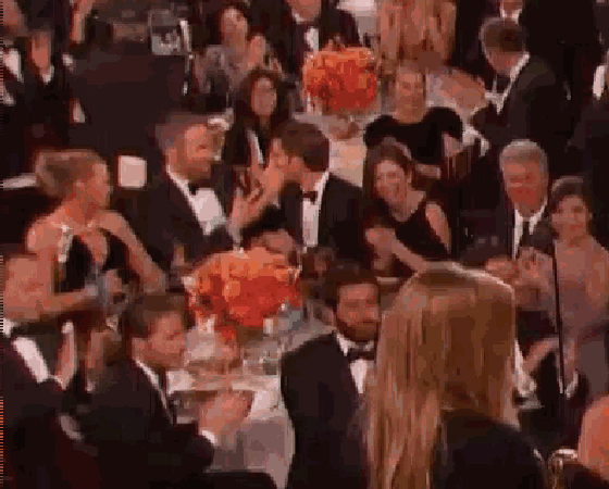 金球奖又吃又喝又接吻这到底是狂欢派对还是颁奖典礼？第74届金球奖又开炸啦！(图18)