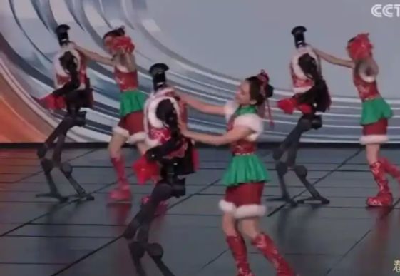 2026春晚机器人亮相！今年能整出啥搞笑名场面？