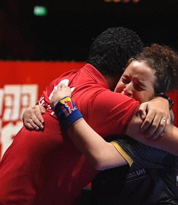 孙颖莎八强对手出炉！埃及18岁小将惊天逆转女单八强国乒占4席(图1)