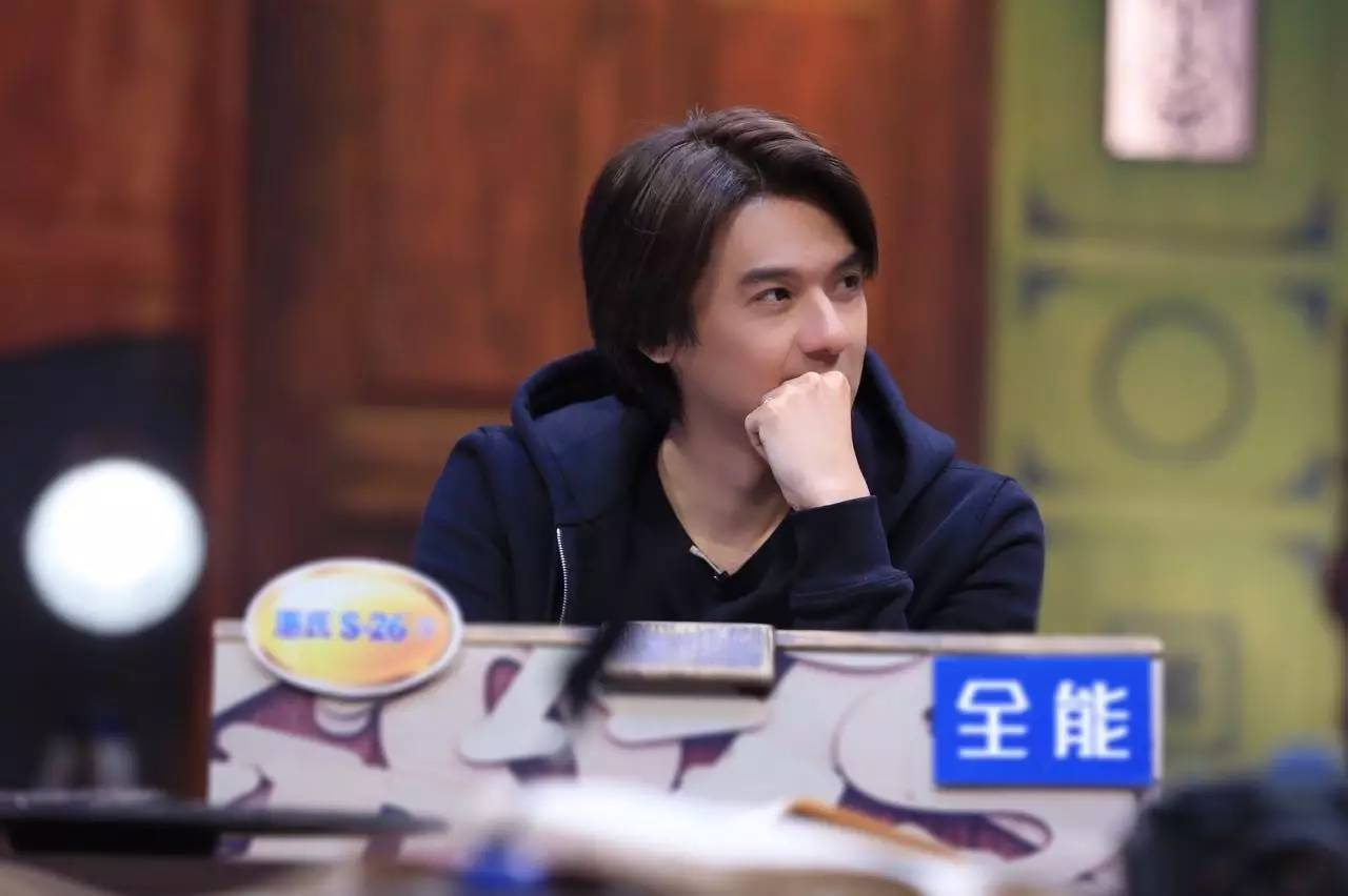 九游娱乐NineGame：男人在一起除了喝酒打球还能干嘛？腾讯《脑力男人时代》给你答案