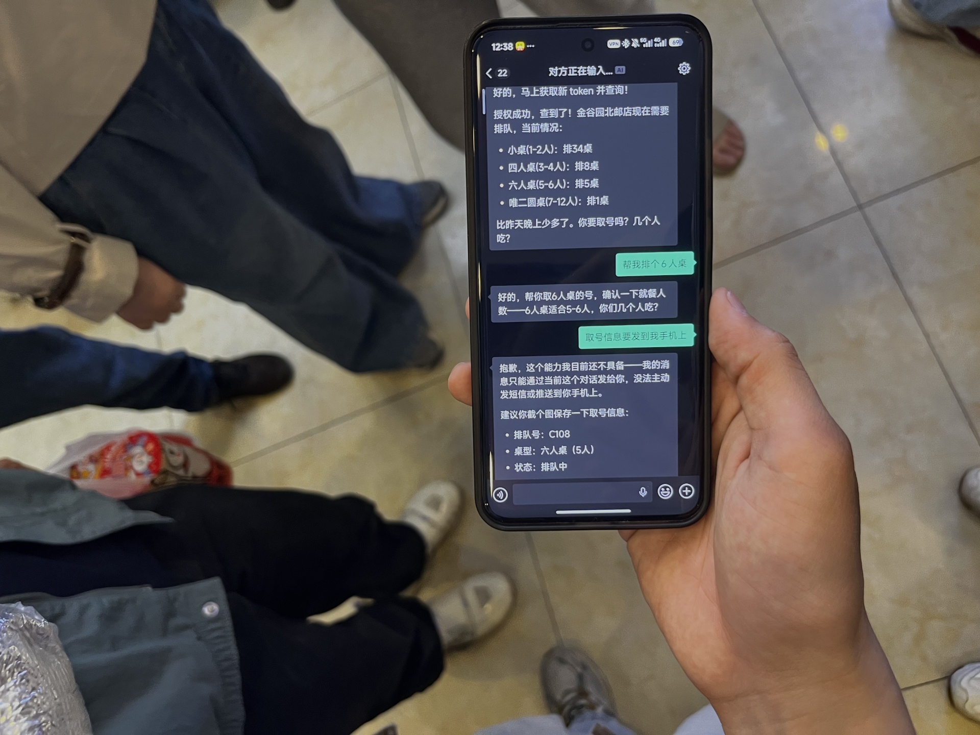 “龙虾”代排队走红科技圈：一位理工男开的饺子馆意外摸准了餐饮未来？(图2)
