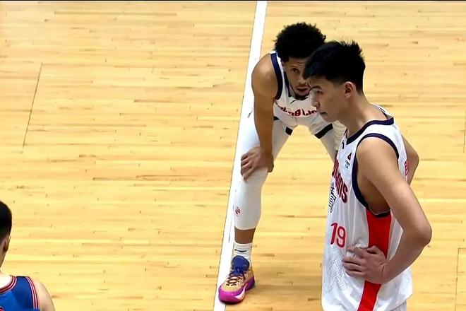 广东男篮赢球又迎好消息杜锋爱徒暴砍27+14+4帽朱芳雨留一手(图2)