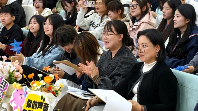 从备考艰辛到社团尴尬晋中信息学院学子用脱口秀开启生活爆梗模式！(图3)