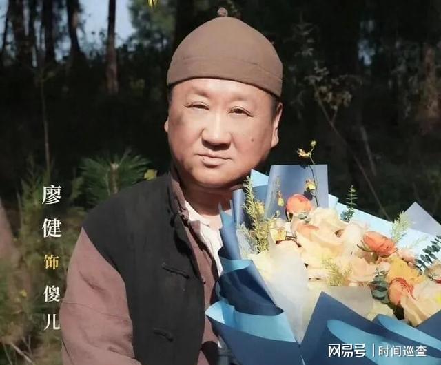 九游娱乐NineGame：辣眼预警！廖健新版《傻儿师长》把经典拍成了抖音段子合集(图2)